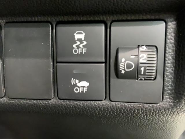 フィットハイブリッド Ｆパッケージ　保証付　ワンオ－ナ－　ナビＶＸＭ－１５２ＶＦｉ　ＴＶ　Ｒカメラ　ＣＤ録音　ＢＴオ－ディオ　ＤＶＤ　ＥＴＣ　ＶＳＡ　アルミ　スマ－トキ－　スペアキー　盗難防止装置　整備記録簿　ＡＡＣ　Ｗエアバッグ（12枚目）