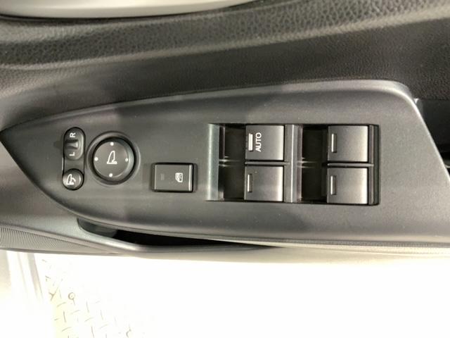 フィットハイブリッド Ｆパッケージ　保証付　ワンオ－ナ－　ナビＶＸＭ－１５２ＶＦｉ　ＴＶ　Ｒカメラ　ＣＤ録音　ＢＴオ－ディオ　ＤＶＤ　ＥＴＣ　ＶＳＡ　アルミ　スマ－トキ－　スペアキー　盗難防止装置　整備記録簿　ＡＡＣ　Ｗエアバッグ（15枚目）