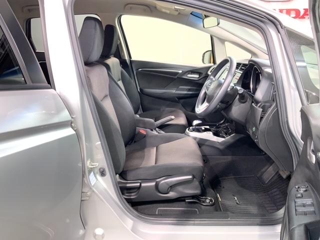 フィットハイブリッド Ｆパッケージ　保証付　ワンオ－ナ－　ナビＶＸＭ－１５２ＶＦｉ　ＴＶ　Ｒカメラ　ＣＤ録音　ＢＴオ－ディオ　ＤＶＤ　ＥＴＣ　ＶＳＡ　アルミ　スマ－トキ－　スペアキー　盗難防止装置　整備記録簿　ＡＡＣ　Ｗエアバッグ（18枚目）