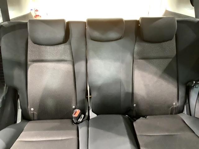 フィットハイブリッド Ｆパッケージ　保証付　ワンオ－ナ－　ナビＶＸＭ－１５２ＶＦｉ　ＴＶ　Ｒカメラ　ＣＤ録音　ＢＴオ－ディオ　ＤＶＤ　ＥＴＣ　ＶＳＡ　アルミ　スマ－トキ－　スペアキー　盗難防止装置　整備記録簿　ＡＡＣ　Ｗエアバッグ（32枚目）