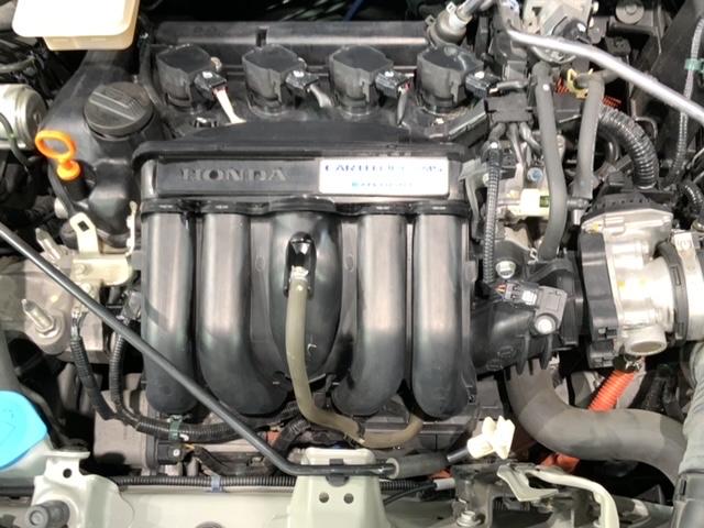 フィットハイブリッド Ｆパッケージ　保証付　ワンオ－ナ－　ナビＶＸＭ－１５２ＶＦｉ　ＴＶ　Ｒカメラ　ＣＤ録音　ＢＴオ－ディオ　ＤＶＤ　ＥＴＣ　ＶＳＡ　アルミ　スマ－トキ－　スペアキー　盗難防止装置　整備記録簿　ＡＡＣ　Ｗエアバッグ（45枚目）