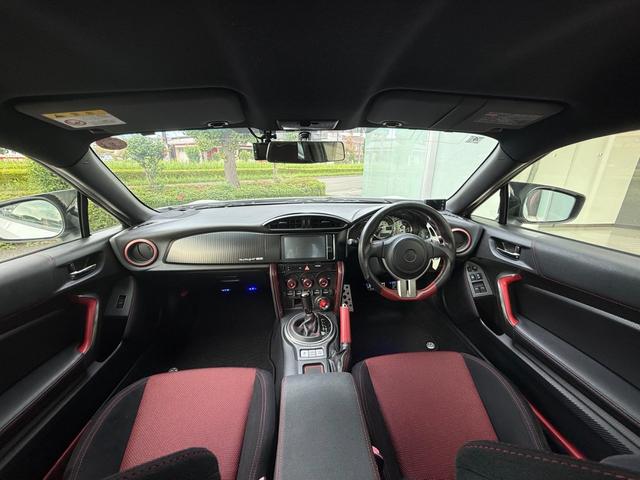 ８６ ＧＴ　ＫＵＨＬ０１Ｒ－ＧＴフルエアロ／ＫＵＨＬ４テールマフラー／ＴＥＩＮ車高調整式サス／ＷＯＲＫ　ＥＭＯＴＩＯＮ１８インチＡＷ／前後型ドライブレコーダー／７インチフルセグＳＤナビ／レーダー探知機（25枚目）
