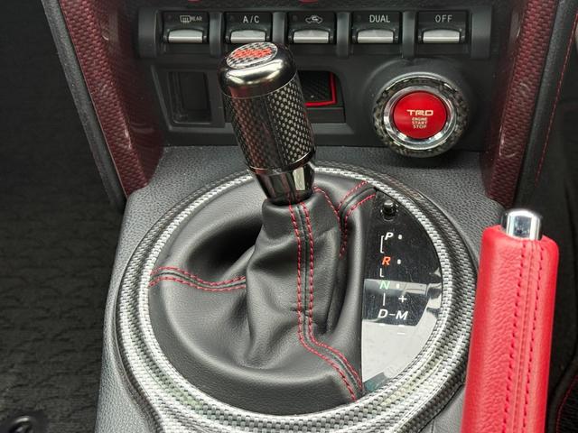 ８６ ＧＴ　ＫＵＨＬ０１Ｒ－ＧＴフルエアロ／ＫＵＨＬ４テールマフラー／ＴＥＩＮ車高調整式サス／ＷＯＲＫ　ＥＭＯＴＩＯＮ１８インチＡＷ／前後型ドライブレコーダー／７インチフルセグＳＤナビ／レーダー探知機（32枚目）