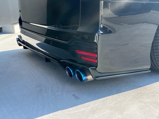 ノア Ｓ－Ｚ　ＫＵＨＬフルコンプリート／ＡＩＲＦＯＲＣＥエアサス／ヴェルズＤＤＲ１９インチＡＷ／ＫＵＨＬ４本出しマフラー／リアアクスル加工／ＬＥＤヘッドライト／モデリスタフロントグリルＬＥＤ付／フリップダウン（15枚目）