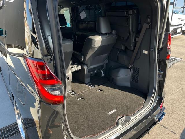 ノア Ｓ－Ｚ　ＫＵＨＬフルコンプリート／ＡＩＲＦＯＲＣＥエアサス／ヴェルズＤＤＲ１９インチＡＷ／ＫＵＨＬ４本出しマフラー／リアアクスル加工／ＬＥＤヘッドライト／モデリスタフロントグリルＬＥＤ付／フリップダウン（32枚目）