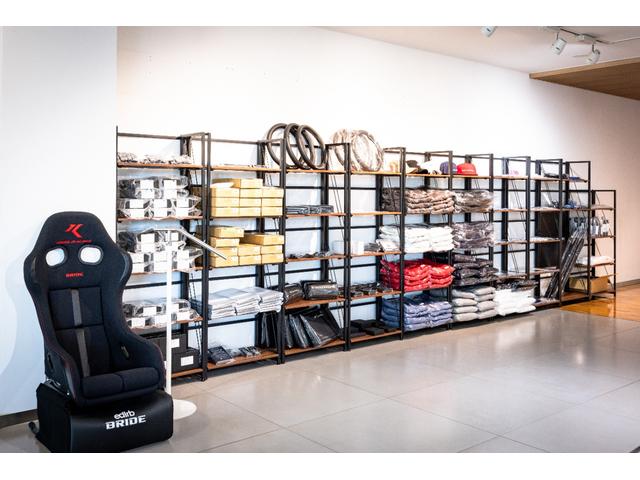 ノア Ｓ－Ｚ　ＫＵＨＬフルコンプリート／ＡＩＲＦＯＲＣＥエアサス／ヴェルズＤＤＲ１９インチＡＷ／ＫＵＨＬ４本出しマフラー／リアアクスル加工／ＬＥＤヘッドライト／モデリスタフロントグリルＬＥＤ付／フリップダウン（60枚目）