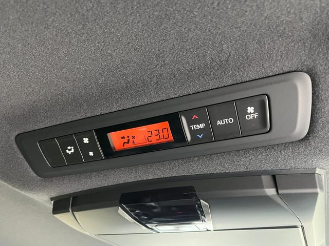 ヴォクシー ＺＳ　煌ＩＩＩ　アルパイン１１型ナビ／アルパイン１０．１型フリップダウン／ＶＥＲＺ　ＫＣＶ０４　１９インチＡＷ／ブリッツ車高調／ドラレコ／クルコン／両側パワスラ／半革シート／コーナーセンサー／ＬＥＤヘッドライト（22枚目）