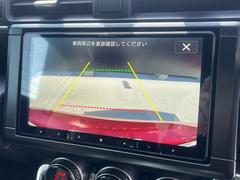 バックカメラはガイドライン付きです！車庫入れの際もバッチリ安心です！全国納車可能です！弊社スタッフによる積載車でのご指定場所への納車が可能です！ 3