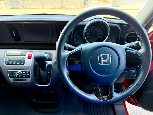 Ｎ－ＯＮＥ プレミアム・Ｌパッケージ　車検２年付き　禁煙車　バックカメラ　スマートフォン連携ディスプレイオーディオ　Ｂｌｕｅｔｏｏｔｈ　ＵＳＢ　ＨＤＭＩ　スマートキー　プッシュスタート　ＨＩＤヘッド　イカリング　フォグランプ　ベンチシート（22枚目）