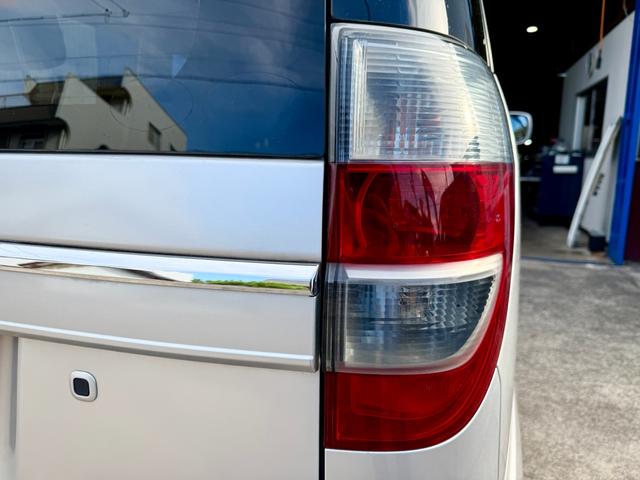 ゼストスパーク Ｗ　車検２年付き　禁煙車　カーナビ　フルセグＴＶ　ＤＶＤ　ＣＤ　スマートキー　プロジェクターＨＩＤヘッド　フォグランプ　ウインカーミラー　メッキグリル　リアウィング（27枚目）