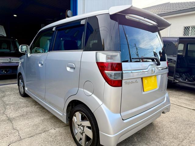 ゼストスパーク Ｗ　車検２年付き　禁煙車　カーナビ　フルセグＴＶ　ＤＶＤ　ＣＤ　スマートキー　プロジェクターＨＩＤヘッド　フォグランプ　ウインカーミラー　メッキグリル　リアウィング（28枚目）