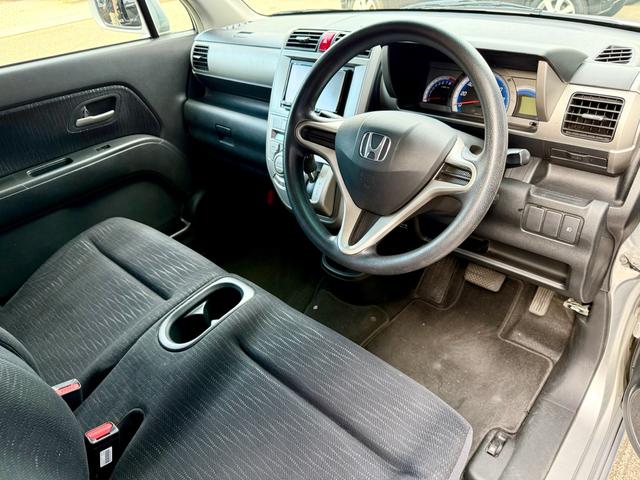 ゼストスパーク Ｗ　車検２年付き　禁煙車　カーナビ　フルセグＴＶ　ＤＶＤ　ＣＤ　スマートキー　プロジェクターＨＩＤヘッド　フォグランプ　ウインカーミラー　メッキグリル　リアウィング（30枚目）