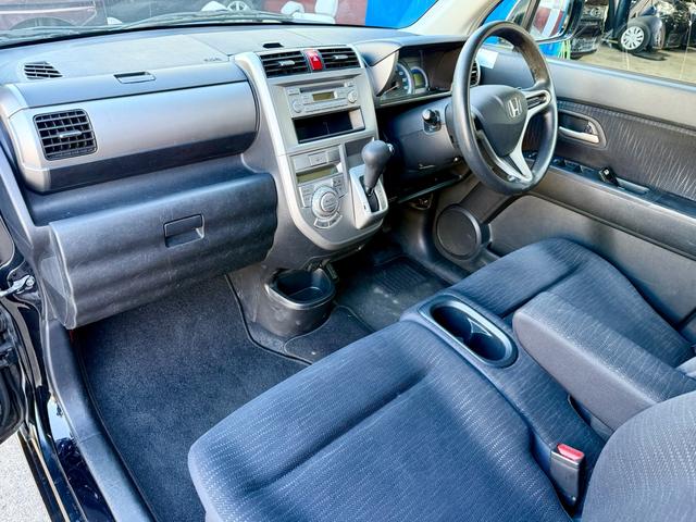 弊社特選車となります！問い合わせの多い車両となっっておりますのでお早めにお問い合わせください！