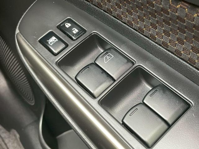 ノート メダリスト 純正SDナビ フルセグTV 全周囲カメラ LEDヘッドライト ドライブレコーダー 衝突軽減ブレーキー レーンキープアシスト ハーフレザーシート 純正15インチアルミホイール(31枚目)