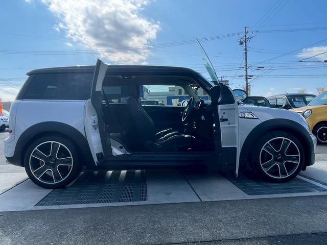 ＭＩＮＩ クーパーＳ　クラブマン　ＣＤ再生　ＥＴＣ　ＨＩＤヘッドライト　フロントフォグランプ　キーレス　ハーフレザーシート　純正１７インチアルミホイール（6枚目）