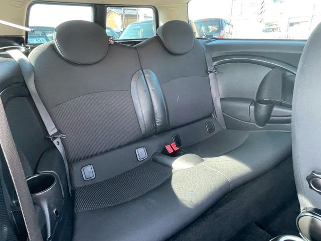 ＭＩＮＩ クーパーＳ　クラブマン　ＣＤ再生　ＥＴＣ　ＨＩＤヘッドライト　フロントフォグランプ　キーレス　ハーフレザーシート　純正１７インチアルミホイール（10枚目）