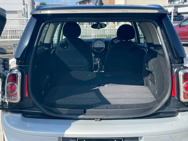 ＭＩＮＩ クーパーＳ　クラブマン　ＣＤ再生　ＥＴＣ　ＨＩＤヘッドライト　フロントフォグランプ　キーレス　ハーフレザーシート　純正１７インチアルミホイール（13枚目）