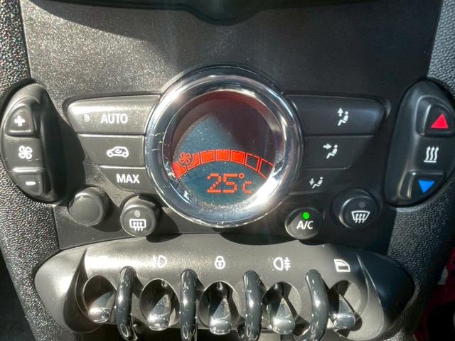 ＭＩＮＩ クーパーＳ　クラブマン　ＣＤ再生　ＥＴＣ　ＨＩＤヘッドライト　フロントフォグランプ　キーレス　ハーフレザーシート　純正１７インチアルミホイール（18枚目）