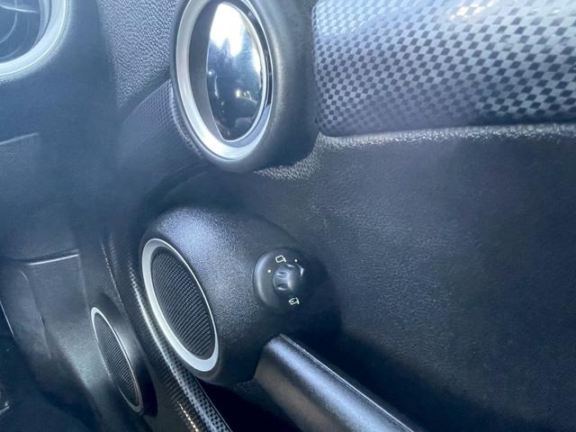 ＭＩＮＩ クーパーＳ　クラブマン　ＣＤ再生　ＥＴＣ　ＨＩＤヘッドライト　フロントフォグランプ　キーレス　ハーフレザーシート　純正１７インチアルミホイール（26枚目）