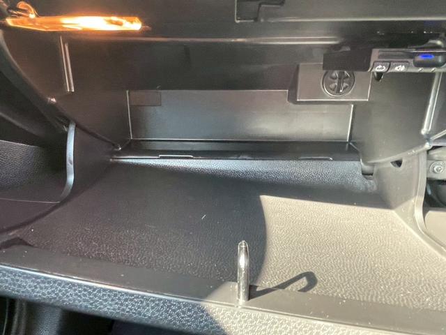 ＭＩＮＩ クーパーＳ　クラブマン　ＣＤ再生　ＥＴＣ　ＨＩＤヘッドライト　フロントフォグランプ　キーレス　ハーフレザーシート　純正１７インチアルミホイール（28枚目）