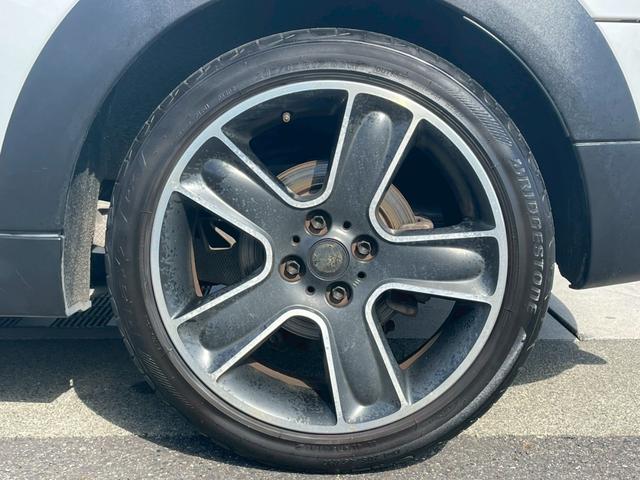 ＭＩＮＩ クーパーＳ　クラブマン　ＣＤ再生　ＥＴＣ　ＨＩＤヘッドライト　フロントフォグランプ　キーレス　ハーフレザーシート　純正１７インチアルミホイール（33枚目）