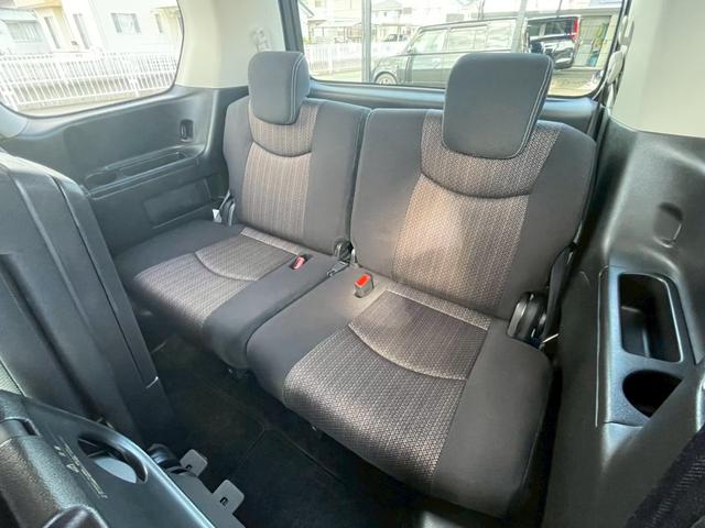 セレナ ハイウェイスター　Ｖセレクション＋セーフティ　ＳＨＶ　純正９インチナビ　フルセグＴＶ　Ｂｌｕｅｔｏｏｔｈ　フリップダウンモニター　ＥＴＣ　バックモニター　ＨＩＤヘッドライト　エマージェンシーブレーキ　車線逸脱防止警報　クルーズコントロール（15枚目）