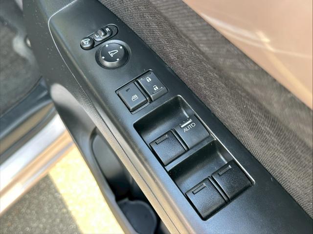 Ｎ－ＢＯＸ＋ Ｇ・Ｌパッケージ　ナビ　フルセグＴＶ　ＣＤ　ＤＶＤ　アイドリングストップ　ベンチシート　プッシュスタート　両側電動スライドドア　１４インチアルミ（30枚目）