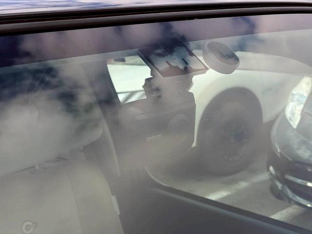 ���h���C�u���R�[�_�[������̉摜���^��\�ȁA�������O��Q�J�����h���C�u���R�[�_�[�𑕔�����S�E���K�ȉ^�]�ɕK�{�Ȗ�����̎��̔����Ƃ��đ�؂ȑ����ł��I�y�h�����R�t���z�y���S�����z