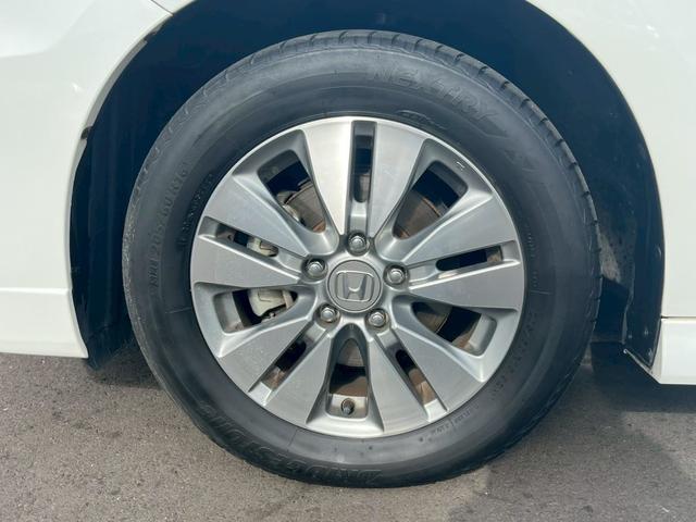 ステップワゴンスパーダ パワーエディション　純正９インチナビ　バックカメラ　フルセグＴＶ　ＣＤ　ＤＶＤ　ＨＩＤヘッドライト　オートライト　両側電動スライドドア　純正１６インチアルミ　ＥＴＣ　アイドリングストップ（40枚目）