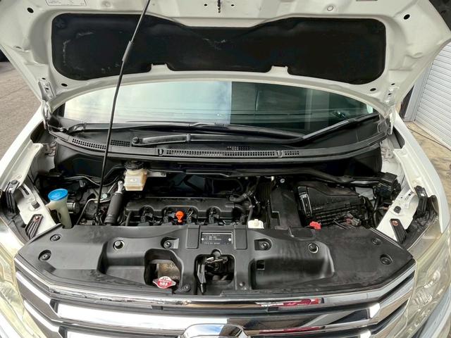 ステップワゴンスパーダ パワーエディション　純正９インチナビ　バックカメラ　フルセグＴＶ　ＣＤ　ＤＶＤ　ＨＩＤヘッドライト　オートライト　両側電動スライドドア　純正１６インチアルミ　ＥＴＣ　アイドリングストップ（42枚目）