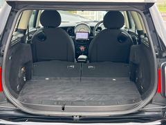 シートを格納すれば大きな荷物を載せることも可能な広々スペースを確保♪車によってシートの格納方法が違い特徴がありますので、詳細は是非お気軽にスタッフまでお問い合わせください！【電話で詳細確認】 7
