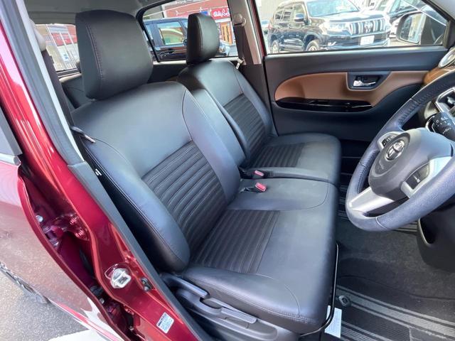 運転席シート廻りは使用感も少なく、良好な状態となっています。丁寧に使われていたことがよくわかりますね。