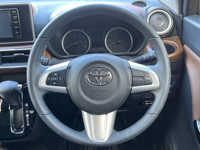 【純正革巻きステアリング】上質な革を使用することで、手にしっかり馴染みとても運転しやすいハンドルです♪