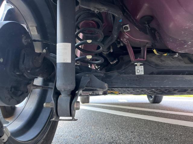 お車を安心してお乗りいただく為には、足回りの定期点検が欠かせません。サービスサポート（有償保証）では無料点検もご提供しており、安心のカーライフをお過ごしいただけるサポート体制が整っています。