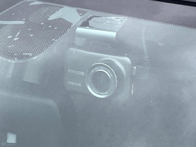 ノート メダリスト　全周囲カメラ　禁煙車　ハーフレザーシート　ドラレコ　コーナーセンサー　スマートキー　ＬＥＤヘッド　ＥＴＣ　純正１５インチアルミ　オートライト　オートエアコン　Ｂｌｕｅｔｏｏｔｈ　ＣＤ　ＤＶＤ再生（6枚目）