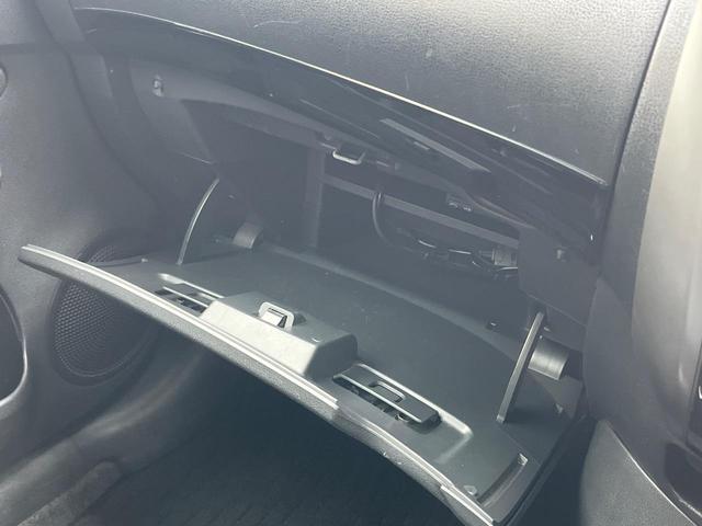 ノート メダリスト　全周囲カメラ　禁煙車　ハーフレザーシート　ドラレコ　コーナーセンサー　スマートキー　ＬＥＤヘッド　ＥＴＣ　純正１５インチアルミ　オートライト　オートエアコン　Ｂｌｕｅｔｏｏｔｈ　ＣＤ　ＤＶＤ再生（40枚目）