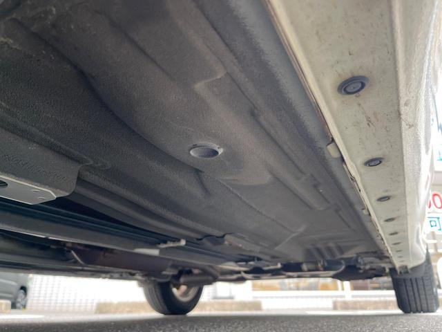 ノート メダリスト　全周囲カメラ　禁煙車　ハーフレザーシート　ドラレコ　コーナーセンサー　スマートキー　ＬＥＤヘッド　ＥＴＣ　純正１５インチアルミ　オートライト　オートエアコン　Ｂｌｕｅｔｏｏｔｈ　ＣＤ　ＤＶＤ再生（50枚目）