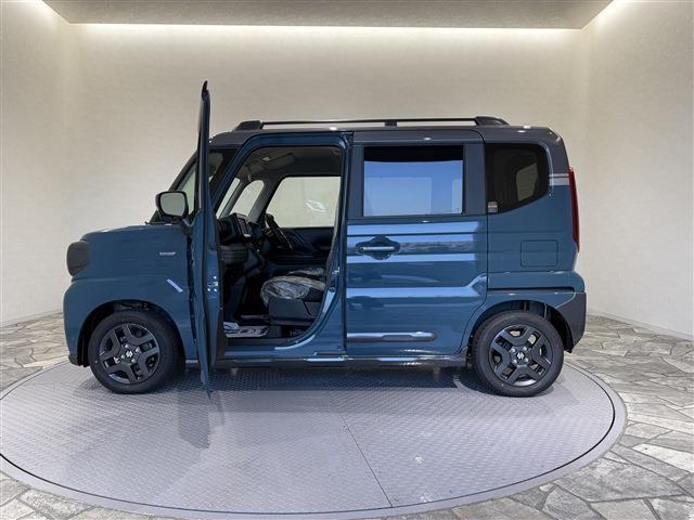 スペーシアギア ハイブリッドＸＺ　届出済未使用車／愛知県限定／衝突軽減ブレーキ／ローン条件付新品ナビＥＴＣドラレコ／障害物センサー／スマートキー／ＬＥＤヘッドライト／両側電動スライドドア／シートヒーター／アダプティブクルーズ（10枚目）