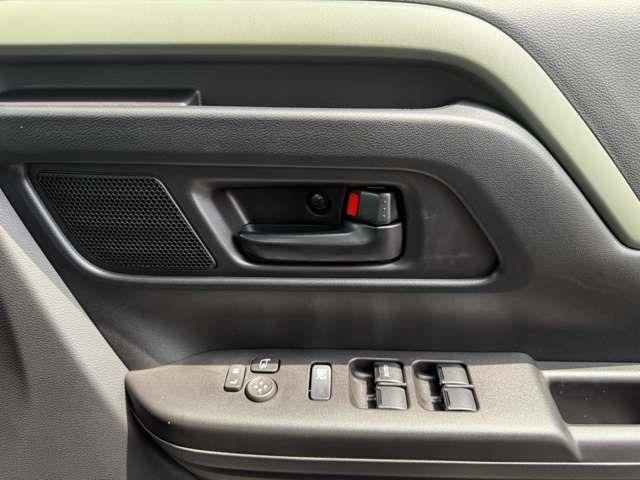 スペーシアギア ハイブリッドＸＺ　届出済未使用車／愛知県限定／衝突軽減ブレーキ／ローン条件付新品ナビＥＴＣドラレコ／障害物センサー／スマートキー／ＬＥＤヘッドライト／両側電動スライドドア／シートヒーター／アダプティブクルーズ（35枚目）