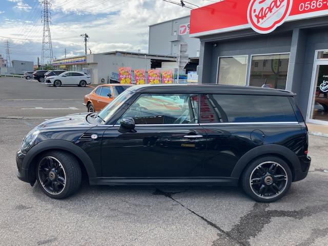 ＭＩＮＩ クーパー　クラブマン　ボンドストリートＰＫＧ　ユーザー買取車　ボンドストリートＰＫＧ　専用レザーシート　専用ＡＷ　プッシュスタート　シートヒーター　ハーマンカードン（3枚目）