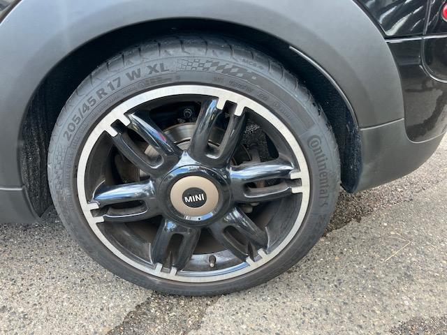 ＭＩＮＩ クーパー　クラブマン　ボンドストリートＰＫＧ　ユーザー買取車　ボンドストリートＰＫＧ　専用レザーシート　専用ＡＷ　プッシュスタート　シートヒーター　ハーマンカードン（10枚目）