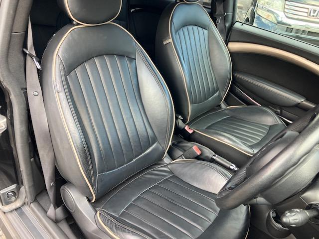 ＭＩＮＩ クーパー　クラブマン　ボンドストリートＰＫＧ　ユーザー買取車　ボンドストリートＰＫＧ　専用レザーシート　専用ＡＷ　プッシュスタート　シートヒーター　ハーマンカードン（17枚目）