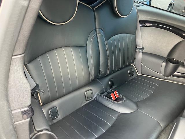 ＭＩＮＩ クーパー　クラブマン　ボンドストリートＰＫＧ　ユーザー買取車　ボンドストリートＰＫＧ　専用レザーシート　専用ＡＷ　プッシュスタート　シートヒーター　ハーマンカードン（18枚目）