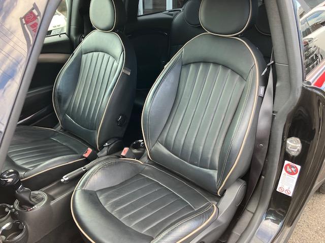ＭＩＮＩ クーパー　クラブマン　ボンドストリートＰＫＧ　ユーザー買取車　ボンドストリートＰＫＧ　専用レザーシート　専用ＡＷ　プッシュスタート　シートヒーター　ハーマンカードン（19枚目）