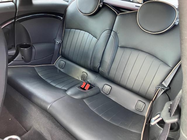 ＭＩＮＩ クーパー　クラブマン　ボンドストリートＰＫＧ　ユーザー買取車　ボンドストリートＰＫＧ　専用レザーシート　専用ＡＷ　プッシュスタート　シートヒーター　ハーマンカードン（20枚目）