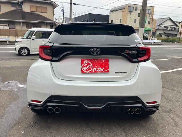 GRヤリス  ワンオーナー ユーザー様買取車 純正エアロ 純正4本出しマフラー 赤キャリパー ディスプレイオーディオ LEDヘッドライト(5枚目)