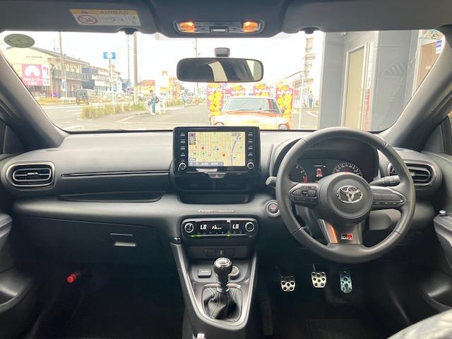 GRヤリス  ワンオーナー ユーザー様買取車 純正エアロ 純正4本出しマフラー 赤キャリパー ディスプレイオーディオ LEDヘッドライト(18枚目)