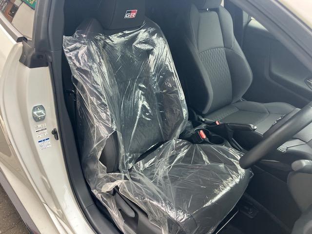 GRヤリス  ワンオーナー ユーザー様買取車 純正エアロ 純正4本出しマフラー 赤キャリパー ディスプレイオーディオ LEDヘッドライト(19枚目)