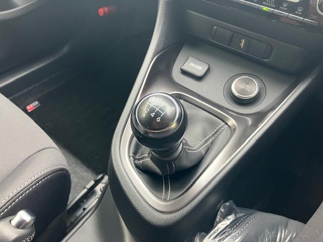 GRヤリス  ワンオーナー ユーザー様買取車 純正エアロ 純正4本出しマフラー 赤キャリパー ディスプレイオーディオ LEDヘッドライト(29枚目)