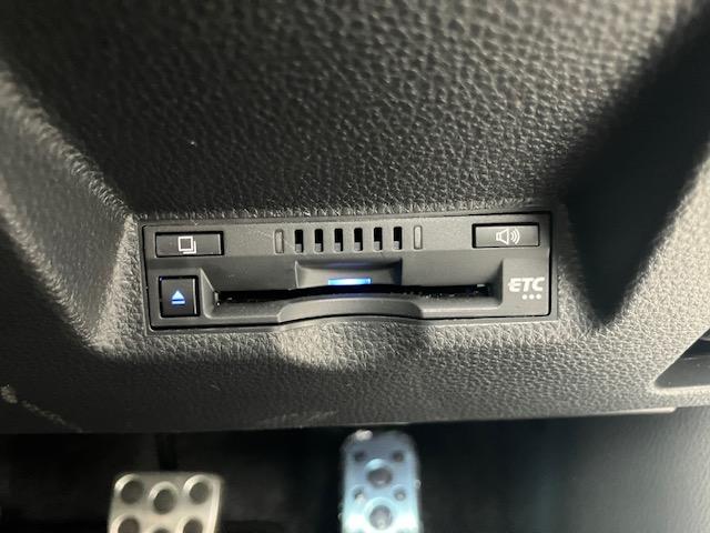 GRヤリス  ワンオーナー ユーザー様買取車 純正エアロ 純正4本出しマフラー 赤キャリパー ディスプレイオーディオ LEDヘッドライト(30枚目)